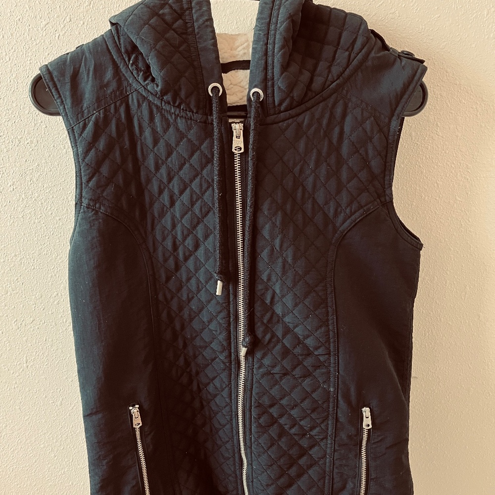 Women's Black Lorna Jane Hooded Vest, Quilted, Fleece
